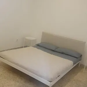 Apartament East 1 & 2, Neapol