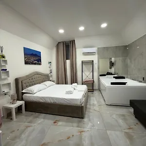 Appartamento Caracciolo 36, Napoli